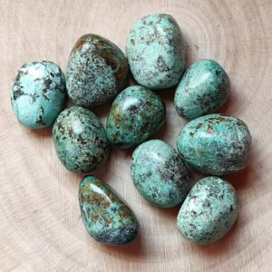 Pierre roulée turquoise d'Afrique